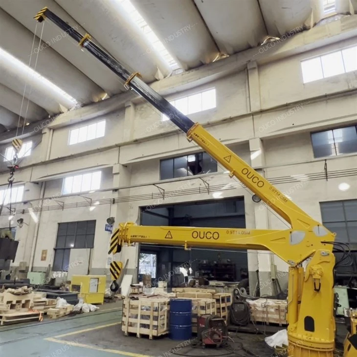 0,9 T 14 m Small Hydraulic Telescope Crane