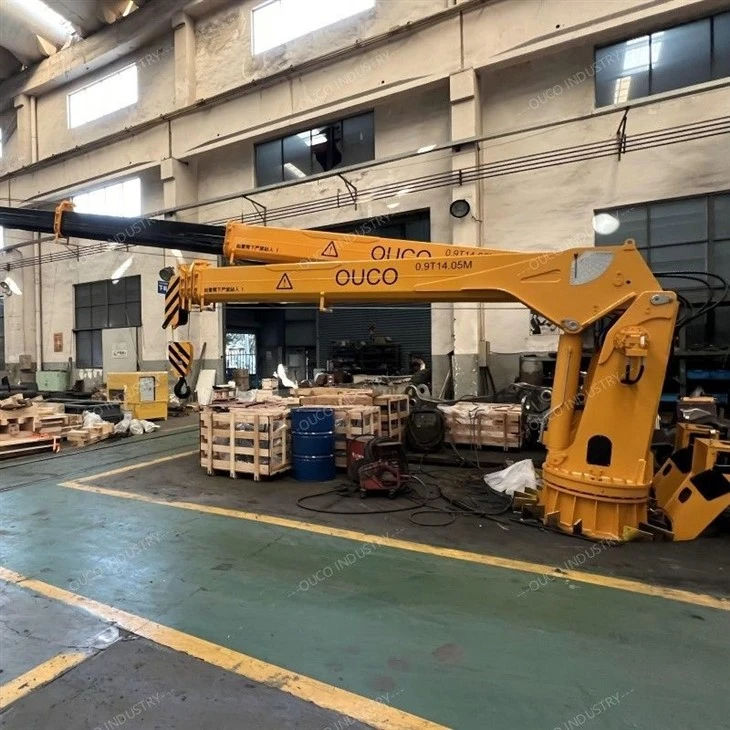 0.9T 14M Small Hydraulic Telescope Crane high quality